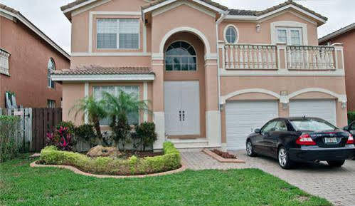 Miami Bed And Breakfast Country Walk Экстерьер фото